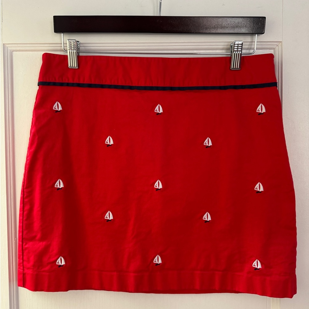 Vineyard Vines size 10 Red Embroidered Skirt with sailboats